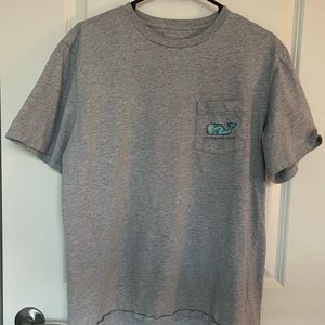 Mens Medium Vineyard Vines t-shirt